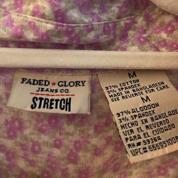 Lavender floral button down top. - Picture 2 of 3